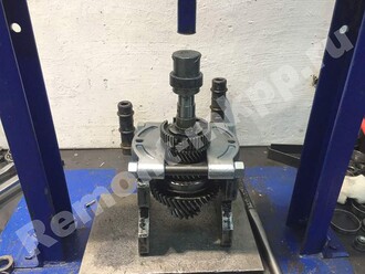 Распрессовка вторичного вала мкпп М32 Опель Астра J Распрессовка вторичного вала мкпп М32 Опель Астра J