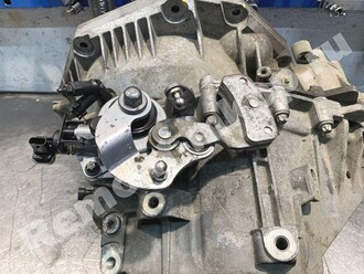 Механизм выбора передач установлен Механизм выбора передач установлен