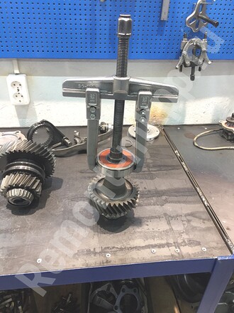 Замена подшипника в раздатке Тойота Ленд Крузер 105 Замена подшипника в раздатке Тойота Ленд Крузер 105