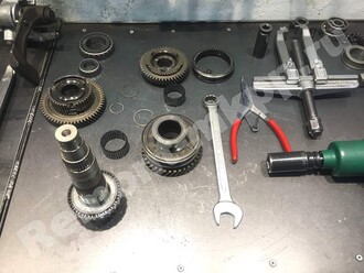 Вал мкпп М32 разобран Вал мкпп М32 разобран