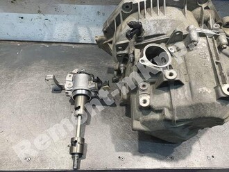 Устанавливаем механизм выбора передач мкпп Опель Антара (F40) Устанавливаем механизм выбора передач мкпп Опель Антара (F40)