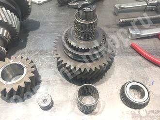 Вал раздатки Тойота Ленд Крузер 105 Вал раздатки Тойота Ленд Крузер 105