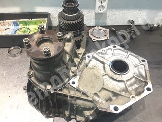 Сборка раздатки Тойота Ленд Крузер 105 Сборка раздатки Тойота Ленд Крузер 105