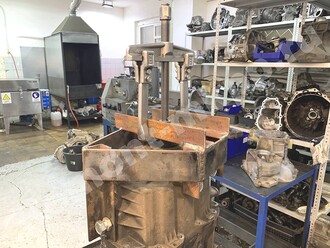 Разборка механической коробки передач мт82 съемником Разборка механической коробки передач мт82 съемником