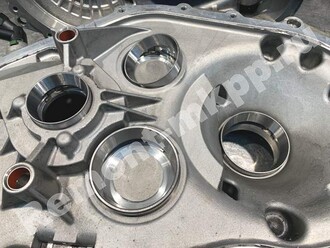 Устанавливаем обоймы подшипников в картер сцепления мкпп Опель Антара (F40) Устанавливаем обоймы подшипников в картер сцепления мкпп Опель Антара (F40)