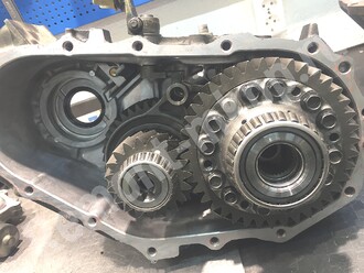 Установка межосевого дифференциала в корпус раздатки Тойота Ленд Крузер 105 Установка межосевого дифференциала в корпус раздатки Тойота Ленд Крузер 105