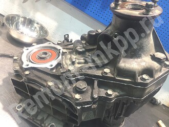 Раздатка Тойота Ленд Крузер 105 в сборе Раздатка Тойота Ленд Крузер 105 в сборе