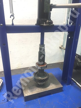 Как поменять подшипники в раздатке Тойота Ленд Крузер 105 Как поменять подшипники в раздатке Тойота Ленд Крузер 105